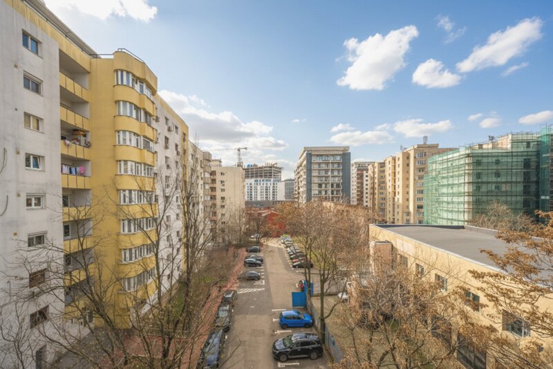 Nerva Traian, 2 camere mobiat si utilat modern, bloc 2013.