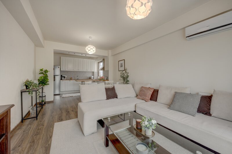 Nerva Traian, 2 camere mobiat si utilat modern, bloc 2013.