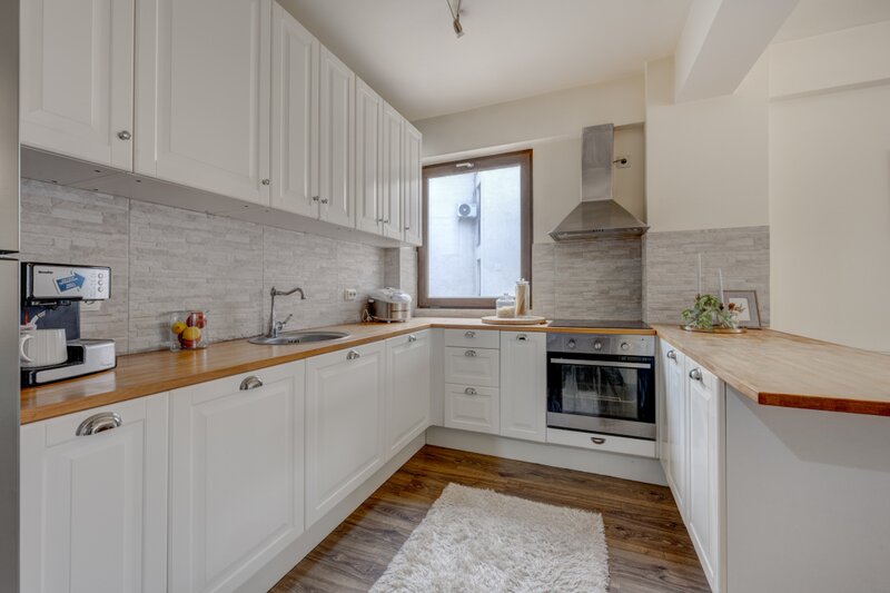 Nerva Traian, 2 camere mobiat si utilat modern, bloc 2013.